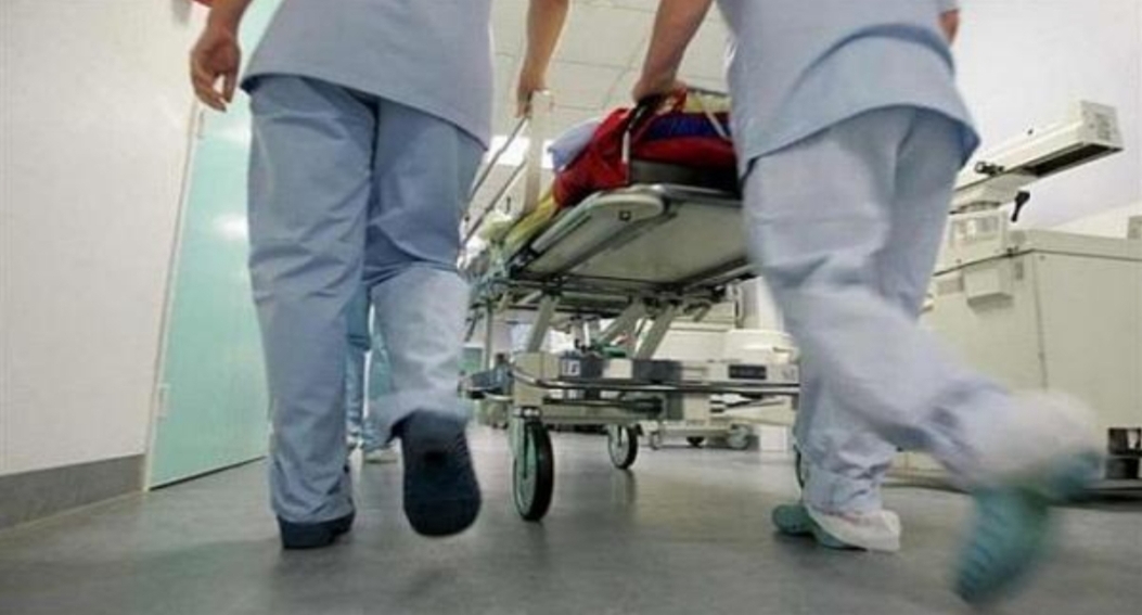 القبطان التابع لسرية الدرك بوجدة يحجز سيارة رونو 18 وعلى متنها لحوم فاسدة كانت متوجهة إلى داخلية إعدادية بجماعة بني أدرار