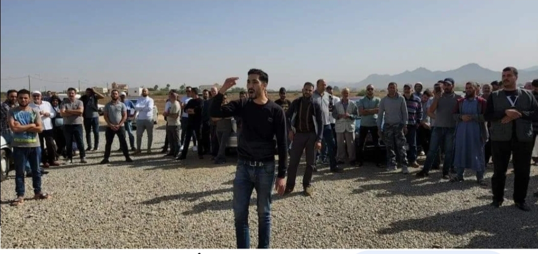 مهتمون :     وقفات الفتاحي أمام عمالة ومحكمة الدريوش الغاية منها جر المنطقة لمستنقع آسن !