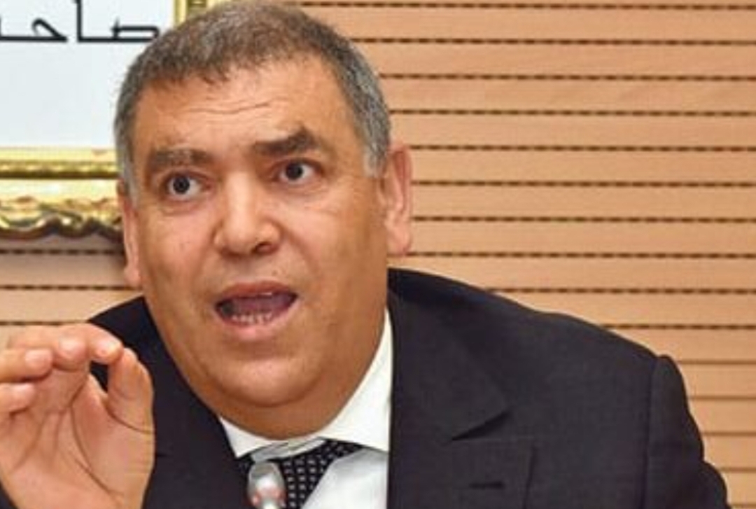 غريب :    خليفة قائد فرخانة بإقليم الناظور عزل من مهامه قبل سنة ، ليعود لإبتزاز الساكنة وسرقتهم بدعوى القيام بمهام سرية بتكليف من وزير الداخلية