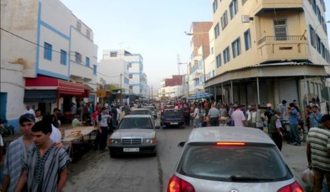 ساكنة إمزورن بإقليم الحسيمة تطالب محاسبة باشا المدينة وقياد المقاطعات على جرائم الفساد