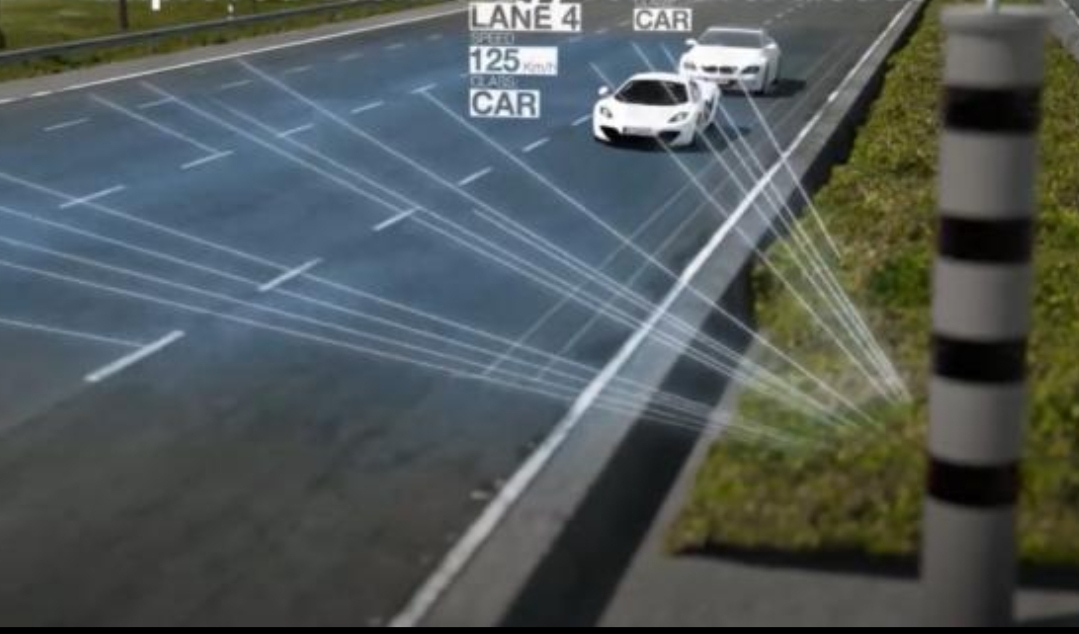 وزير النقل:   الرادارات الجديدة لمراقبة السرعة تضبط 24 سيارة في نفس الوقت وتراقب خرق الضوء الأحمر