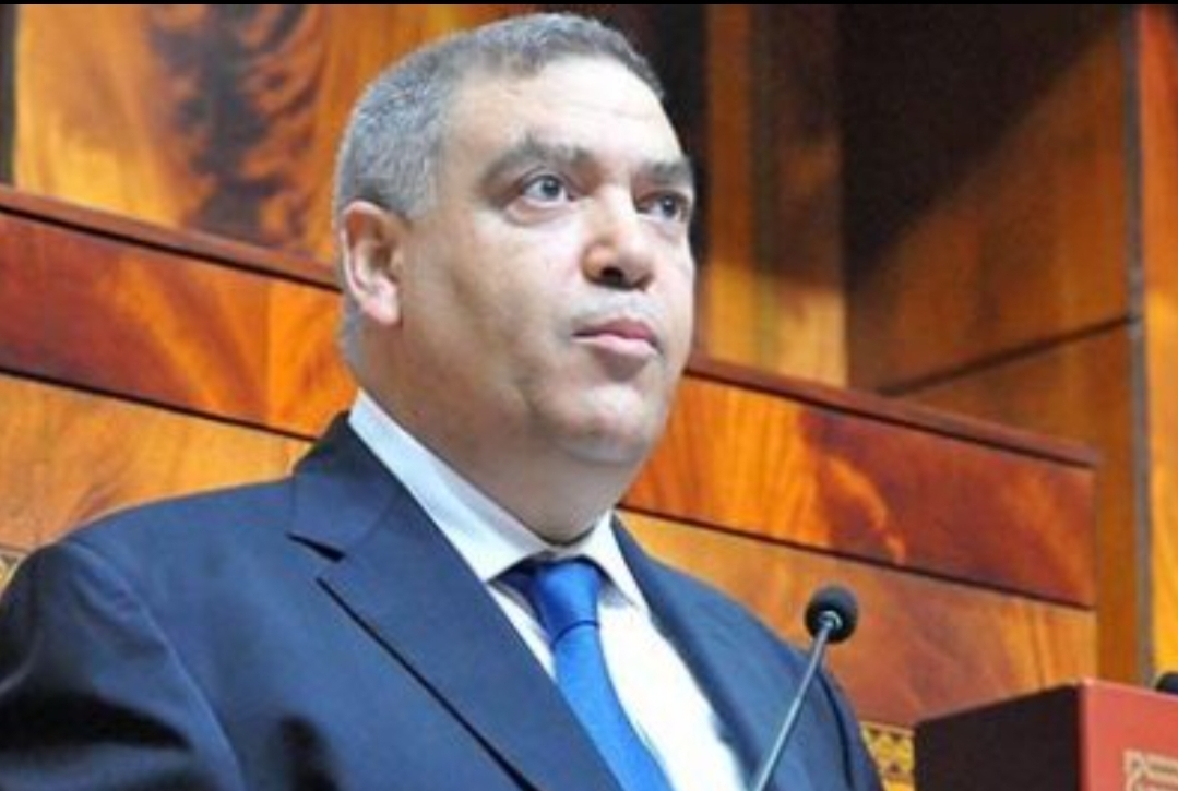 إقالة وعزل ومتابعة رؤساء جماعات ونوابهم ومنتخبين بسبب التنافي وتنازع المصالح