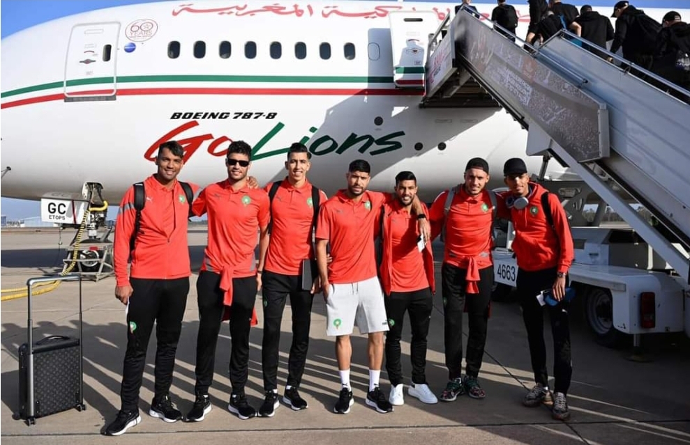 طائرة المنتخب المغربي تشدّ الرحال إلى قطر بـ 7 لاعبين فقط