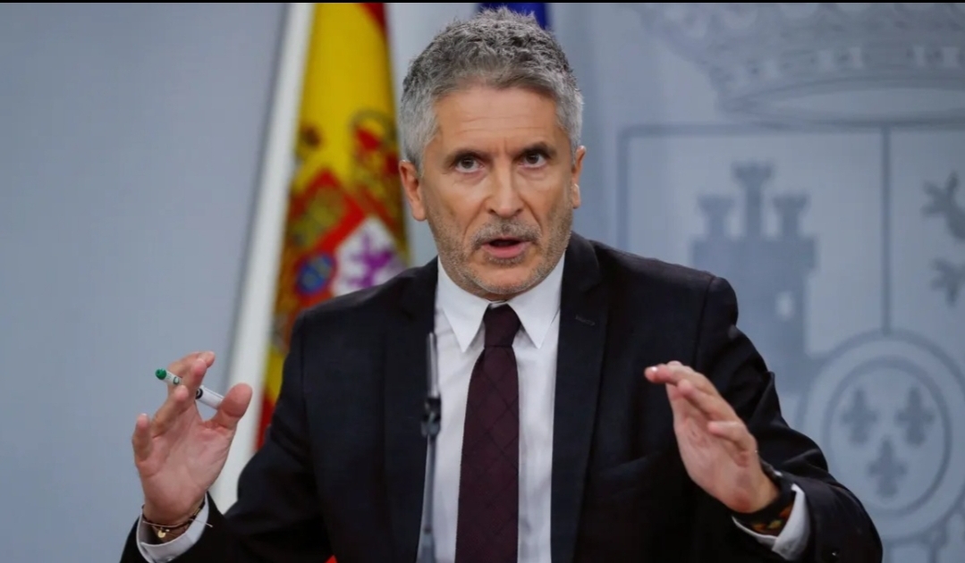 سانشيز يدعو للدفاع عن وزير داخليته بعد ثبوت تورط الأمن الإسباني في فاجعة مليلية من بني أنصار