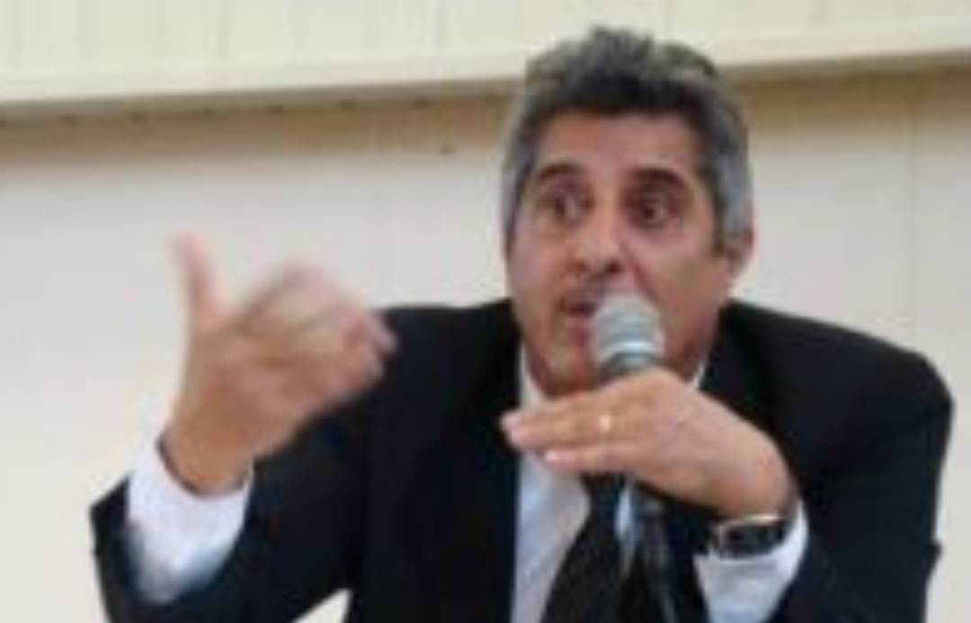 منع شاعر عراقي ثائر من دخول مسرح محمد الخامس لإلقاء قصائده في الرباط