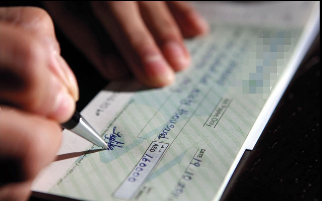 توقيف عناصر عصابة خطيرة إحتالت بشيكات شركات كبرى وحصلت على مبلغ يفوق 3 ملايير