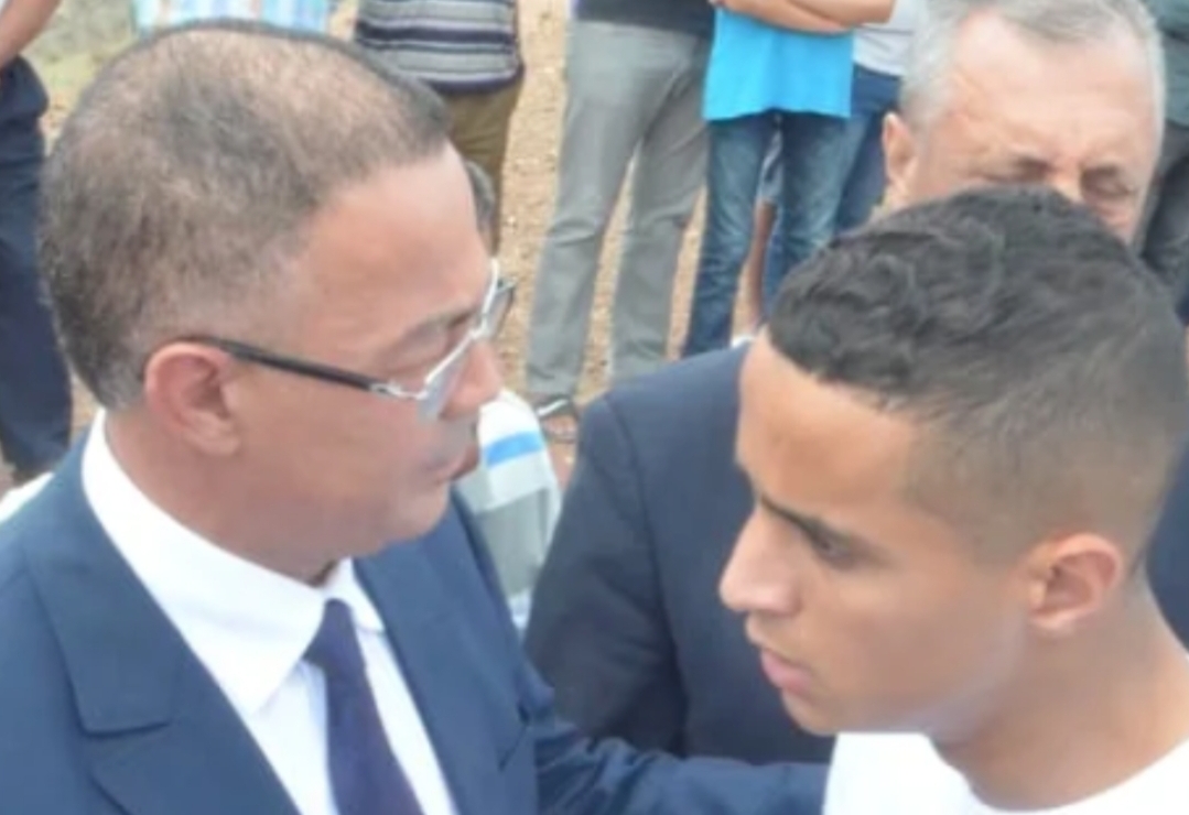 الشرطة الهولندية تعتقل اللاعب المغربي “إحتارين” الذي رفض قبل سنتين اللعب للمغرب وتهمة ثقيلة تطارده