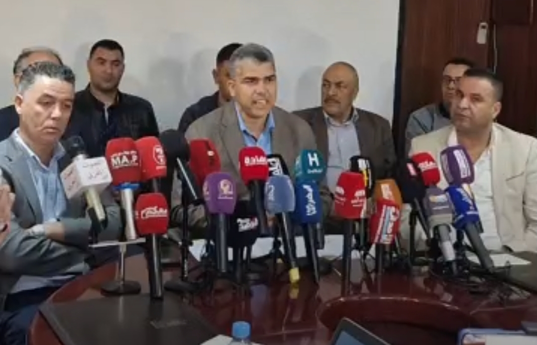 فيديو :  محكمة الرباط تنتدب مفوضين قضائيين لمعاينة عملية إنتخاب الأمين العام الجديد لحزب الحركة الشعبية وما يصاحبها من خروقات للقانون التنظيمي