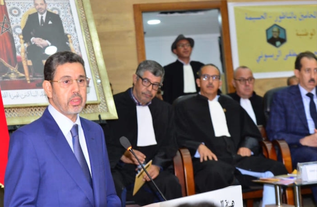 المحامون يصرخون في وجه عبد النباوي رئيس السلطة القضائية