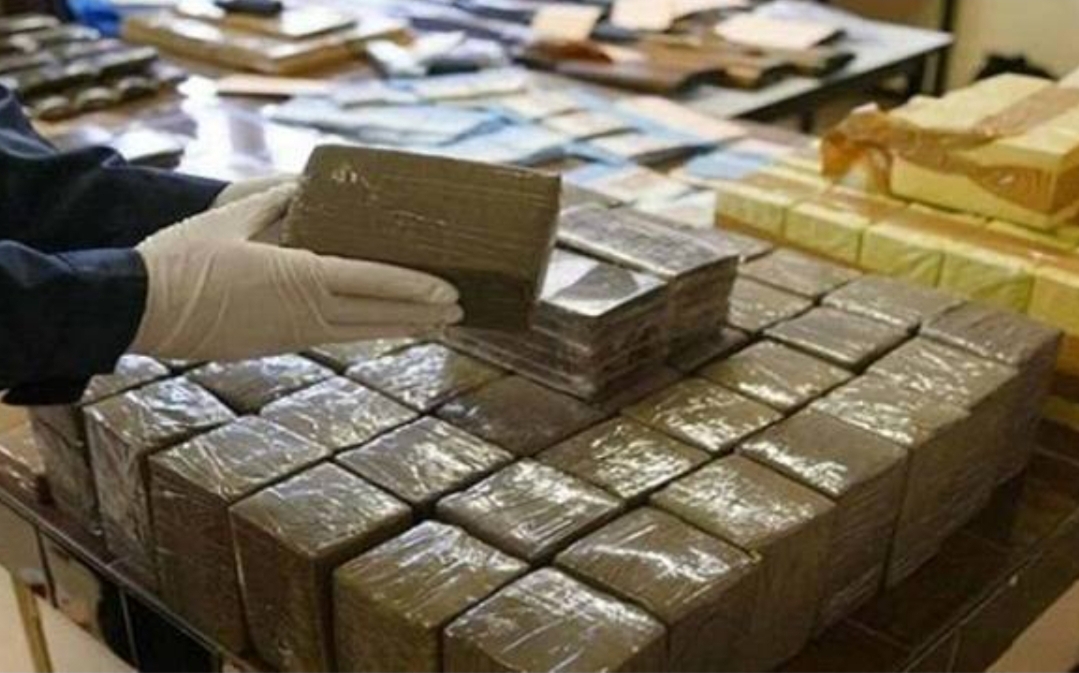 إيداع 6 ضباط من الشرطة والجمارك بسجن تطوان بسبب إدخالهم كمية هائلة من الحشيش إلى سبتة