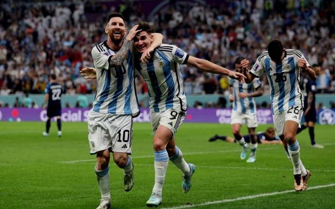 الأرجنتين تتأهل للدور النهائي من مونديال قطر وستواجه المغرب أو فرنسا !