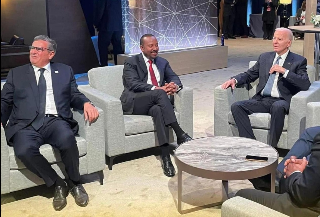 بايدن يشجع المنتخب المغربي ضد فرنسا ويقول :    ما حققه هذا الفريق رائع