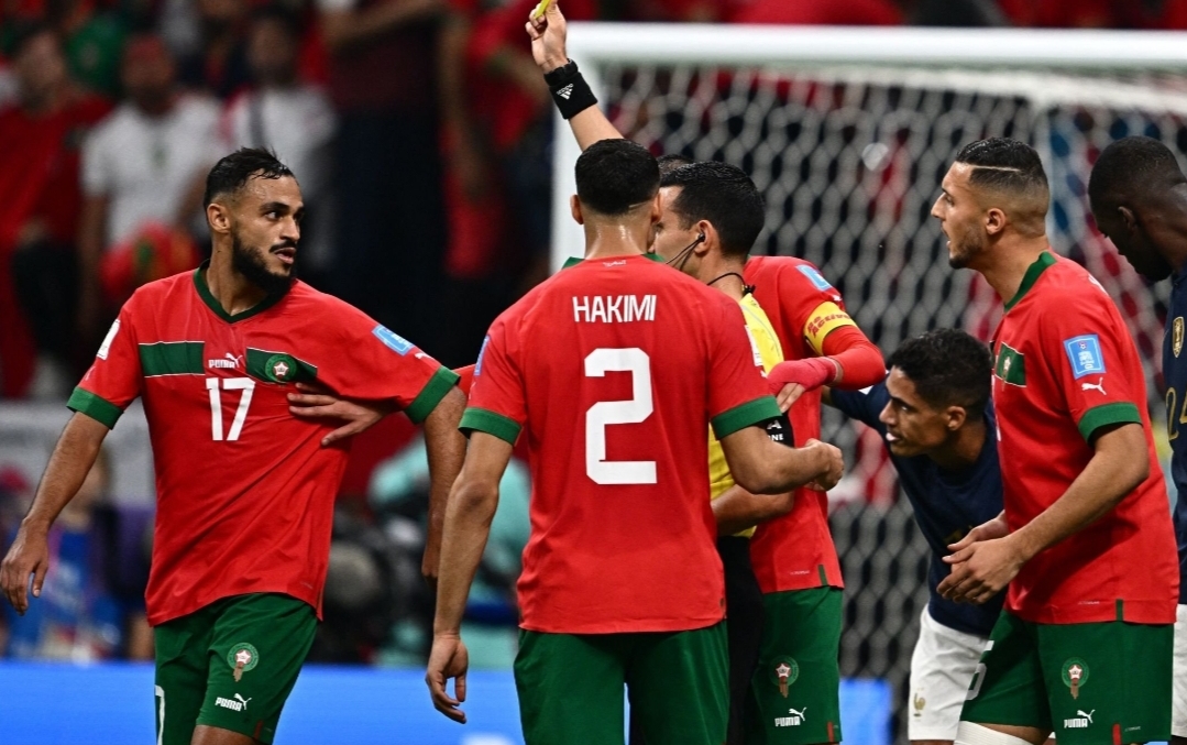 الصحافة العالمية تجمع على الفضيحة التحكيمية التي منحت فوز غير مستحق للمنتخب الفرنسي ضد المغرب