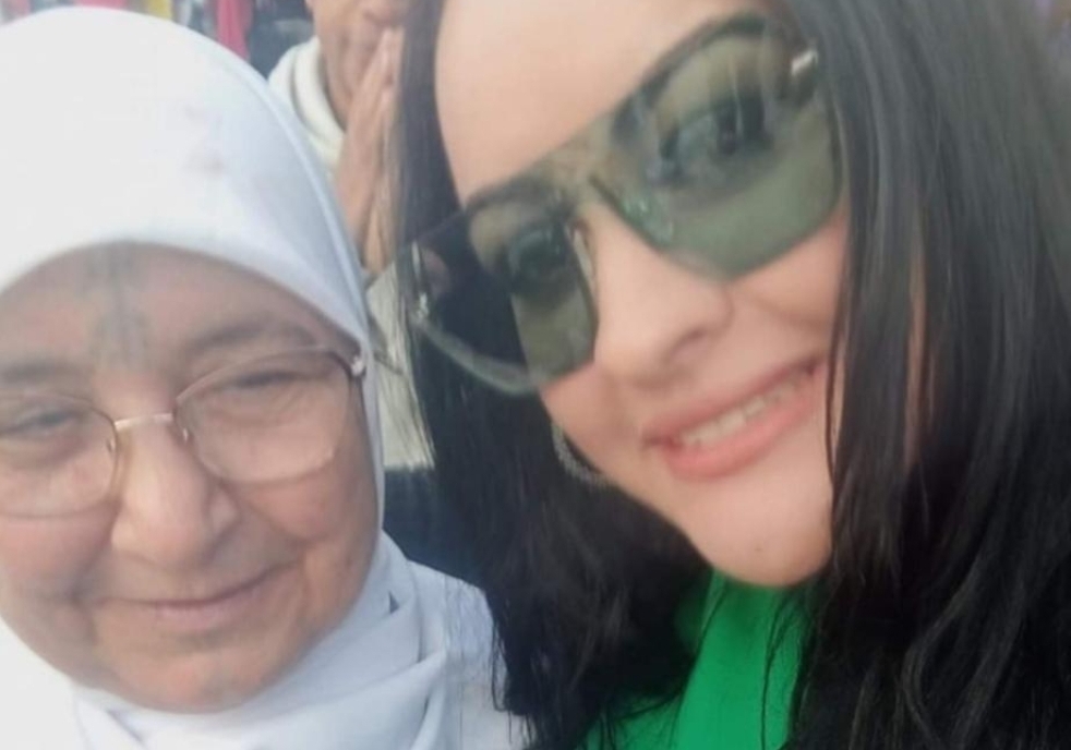 والدة زياش تصل إلى العاصمة الرباط قبيل حفل استقبال الأسود وأمهاتهم من طرف الملك