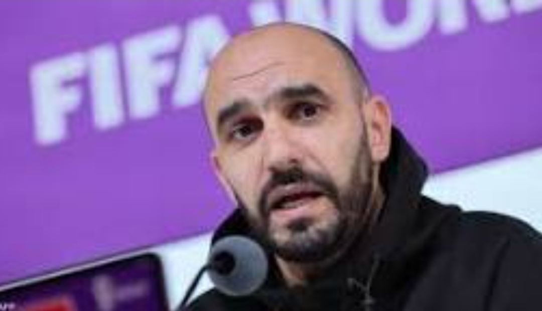 الركراكي يترقب مستقبل نجوم المنتخب المغربي مع أنديتهم قبل تصفيات “كأس إفريقيا”