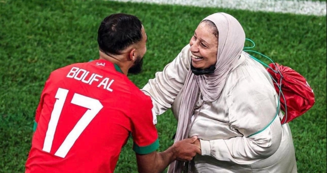 والدة بوفال تغادر قطر بعد عملية جراحية ناجحة