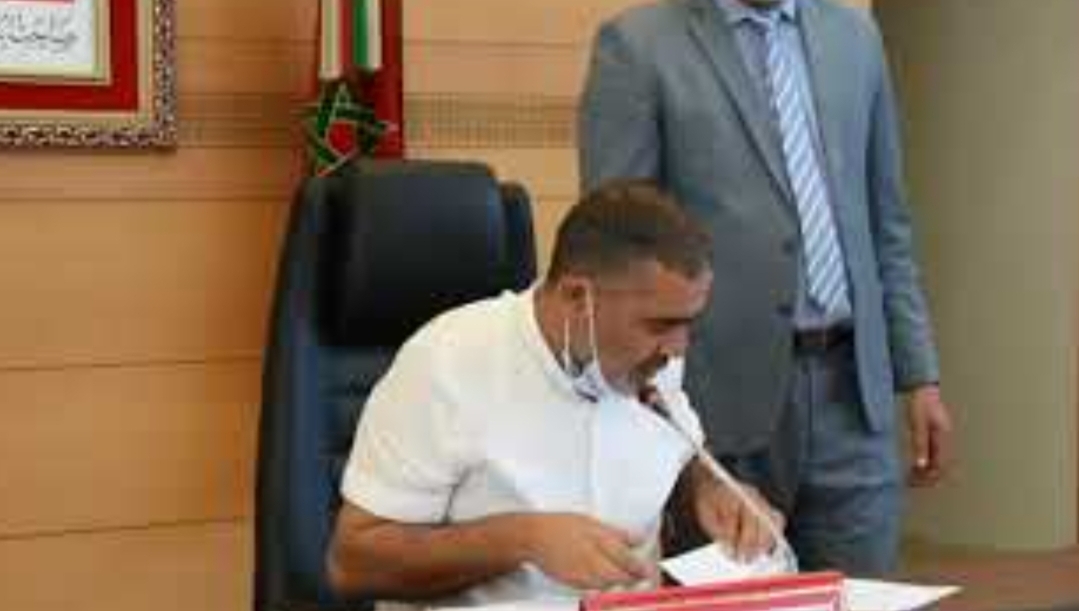 تسخير آليات الجهة ليلا … فضيحة أخرى تنضاف لسجل رئيس المجلس الإقليمي بالدريوش الفاسد
