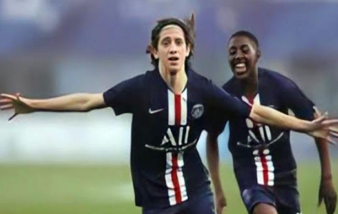 الركراكي يطير إلى باريس ويلتقي ب “إمبابي” تمهيدا لضمه للمنتخب