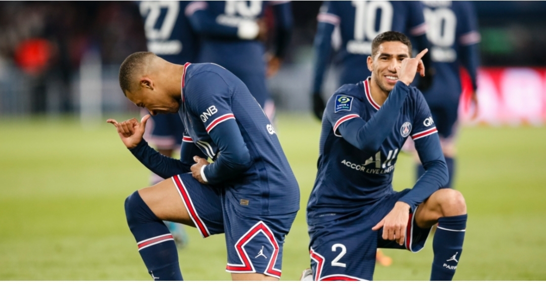 قبل التوقيع معه .. إمبابي يشترط انتداب حكيمي للعب معه في ريال مدريد