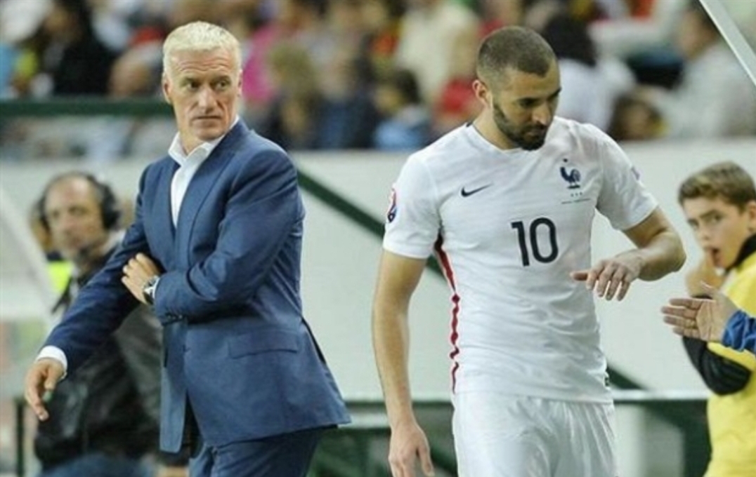 تمديد عقد ديشان “العنصري” ومدرّب منتخب فرنسا حتى 2026