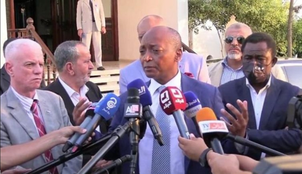 الكاف يعلن عن فتح تحقيق في الشعارات السياسية للكابرانات في إفتتاح الشان بالجزائر