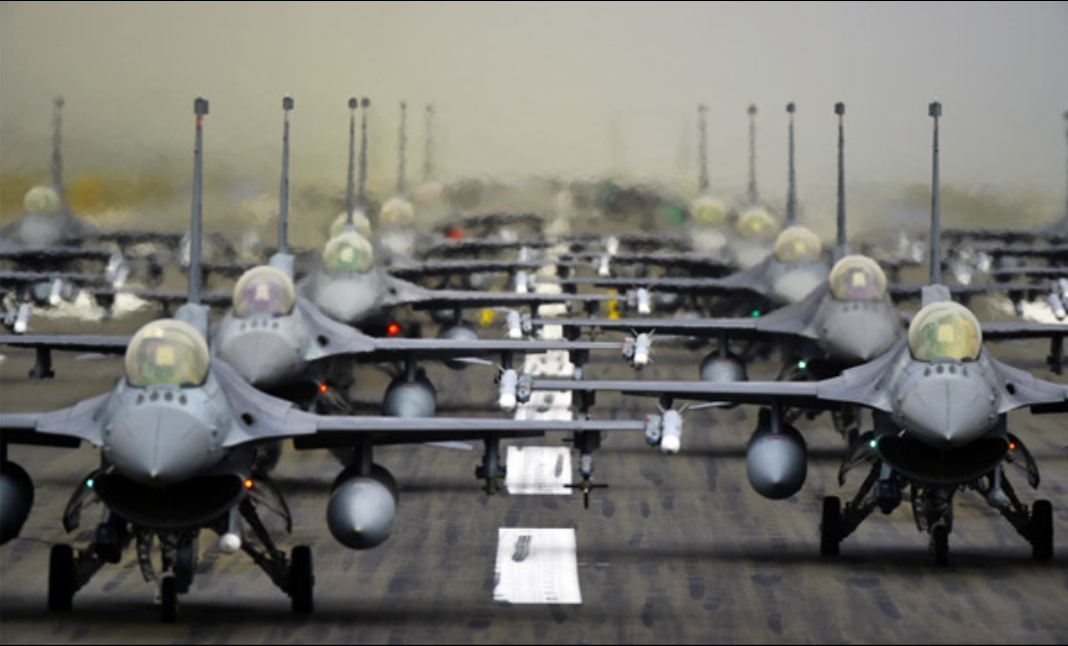 ستمنحه الريادة الإقليمية والقارية .. المغرب يستعد لتسلم مقاتلات F16V ومروحيات AH64E الأپاتشي
