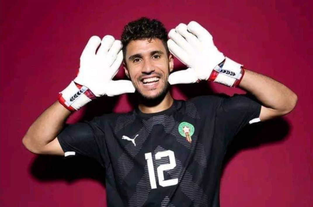 حارس المنتخب المغربي يتلقى عرضا مهما لمجاورة رونالدو في النصر السعودي