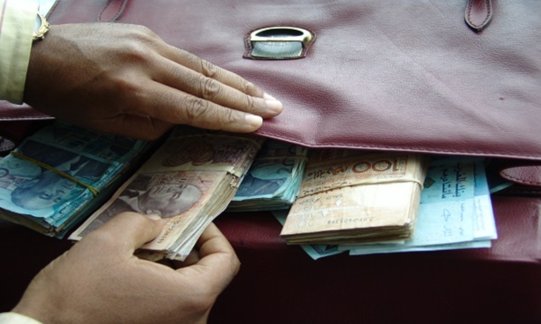 السجن 4 سنوات في حق مستخدمة بنكية تورطت في اختلاس مبالغ كبيرة من ودائع الزبناء