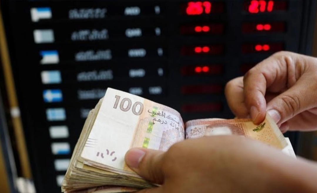 شيء ما ليس على ما يُرام .. مُحرك البحث الأمريكي “غوغل” يُكرر “مأساة” سعر صرف الدرهم مقابل الدولار والأورو
