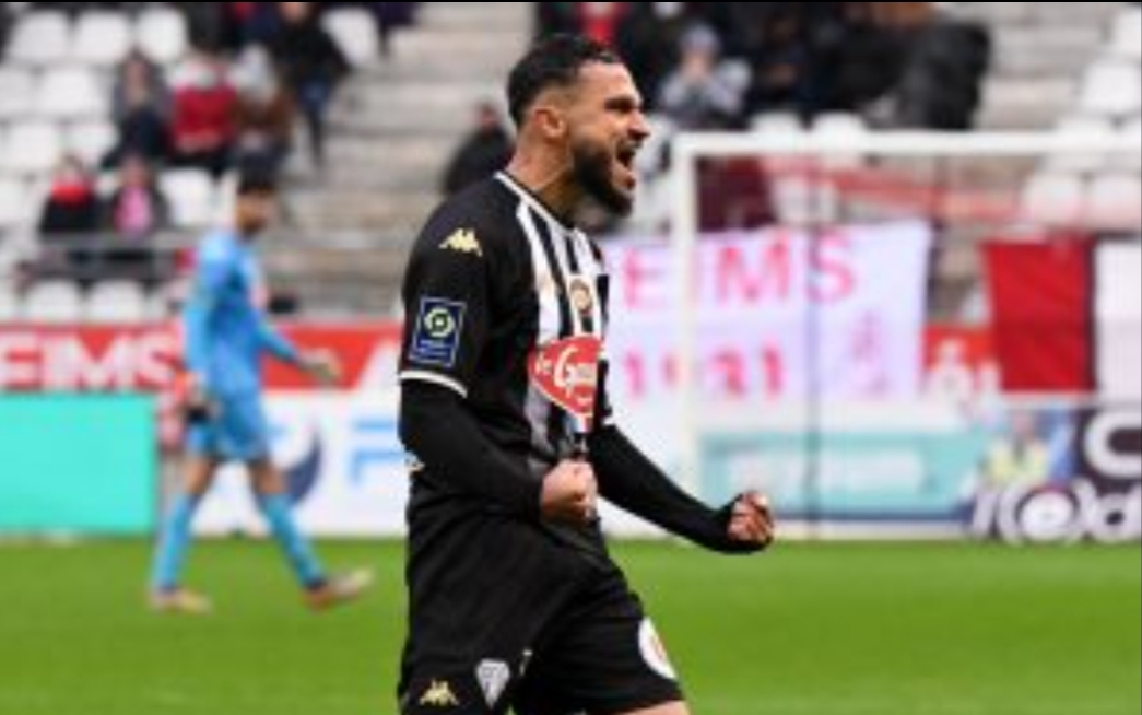 بوفال نجم المنتخب المغربي ينتقل إلى الريان القطري مقابل 22 مليون يورو وأجر سنوي حدد في 5 ملايين يورو