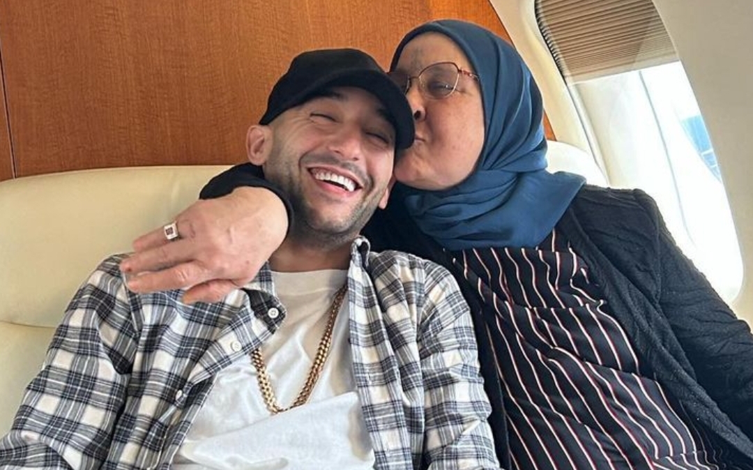 زياش يوجه رسالة مؤثرة لوالدته بسبب دموعها عليه