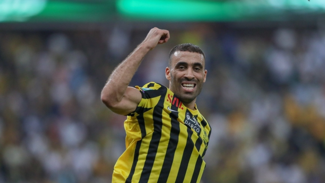 بحوافز مادية مهمة … تجديد عقد اللاعب حمد الله مع الإتحاد السعودي بأجر شهري كبير