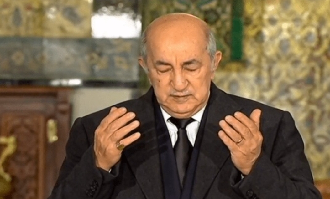 لأول مرة في تاريخ الإسلام .. الرئيس “تبون” يأمر بطبع قرآن سماه “مصحف الجزائر” وتوزيعه مجانا