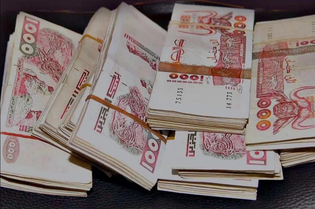 العصابات الحاكمة في الجزائر تمنح شيكات لأحزاب أوروبية لإستصدار قرار جديد يدين المغرب