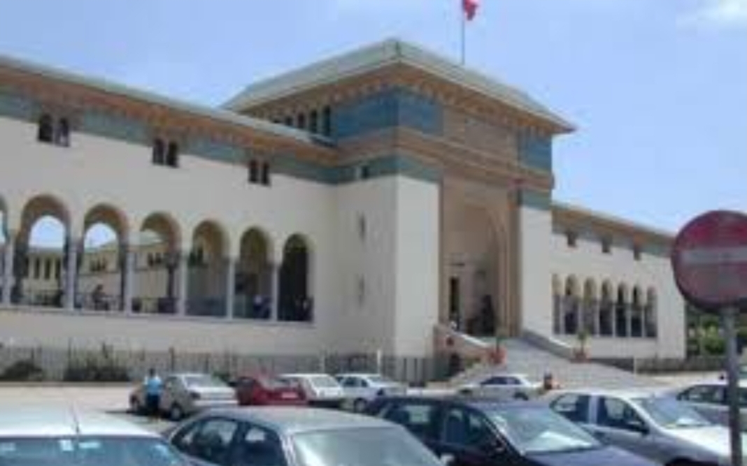 انطلاق محاكمة عصابة مشكلة من قضاة وعناصر شرطة بالدار البيضاء