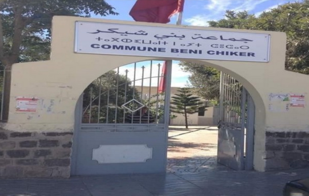 عناصر من الفرقة الوطنية للشرطة القضائية يحلون بجماعة بني شيكر بالناظور ويقفون على خروقات خطيرة !