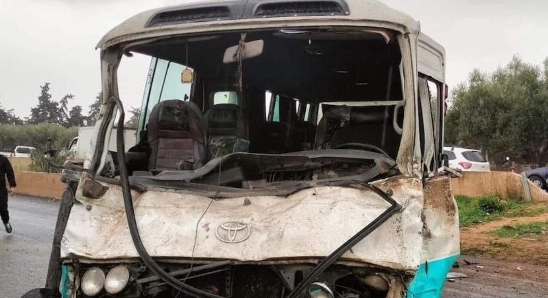 عشرة قتلى إثر سقوط حافلة من منحدر شرق الجزائر