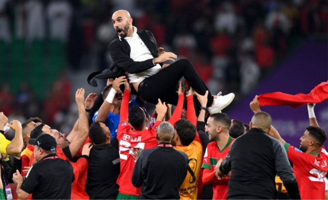 الركراكي يستعين ب 50 لاعبا لمباراة البرازيل والبيرو