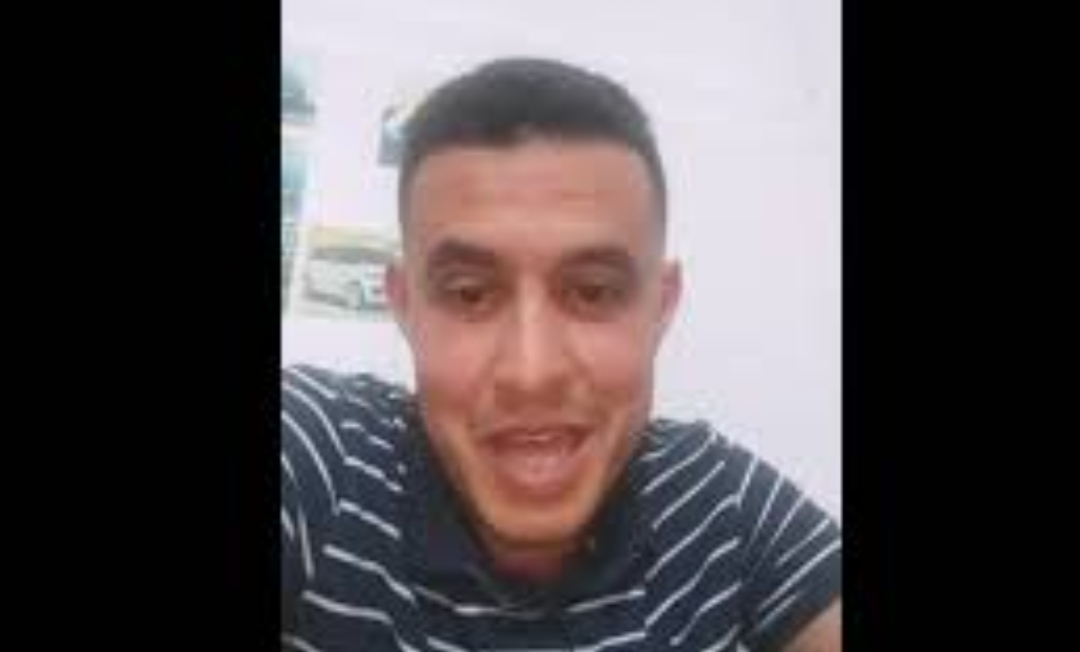 قائد جماعة إيعزانن بالناظور في مقدمة مستقبلي نائب رئيس الجماعة بركوش الذي أطلق سراحه ومنعه من السفر بسبب قضايا فساد