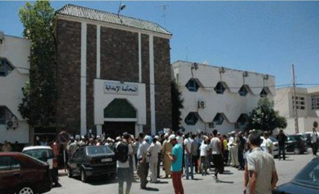 خطير :     رئيس جماعة بالناظور يتوسط لأحد مهربي المخدرات الصلبة لإطلاق سراحه غدا الجمعة في مقابل 30 مليون
