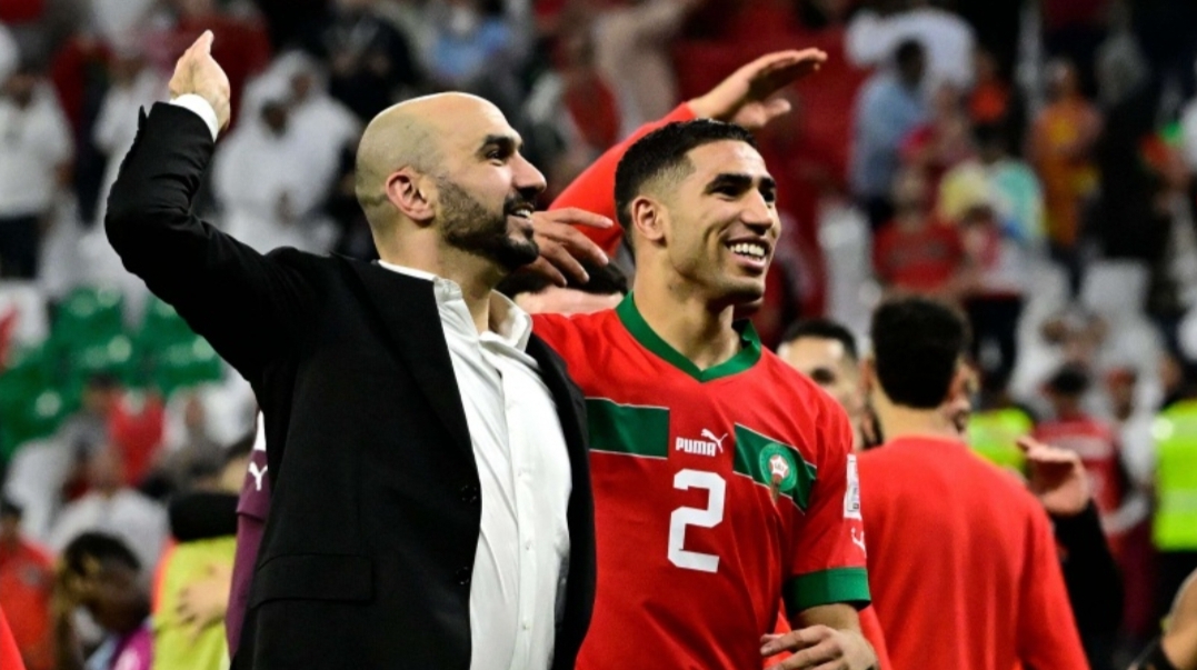 الجمهور المغربي يطلق حملة تضامن وتشجيع واسعة مع اللاعب حكيمي على هامش مباراة المغرب والبرازيل