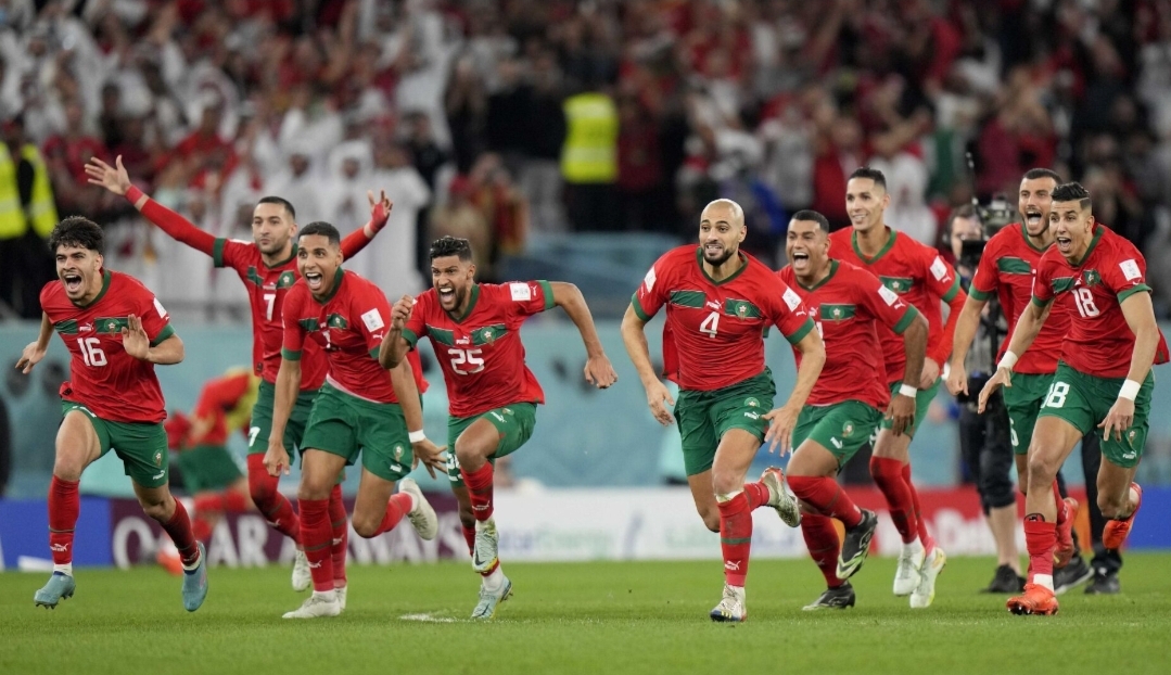 برشلونة في ملعب طنجة هذه الليلة خلال مباراة المغرب والبرازيل ، لمراقبة 3 لاعبين مغاربة