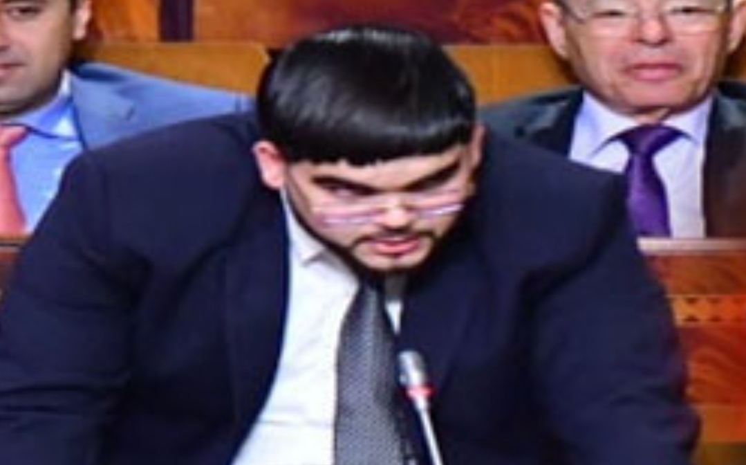 رغم دعم السلطة له في الإنتخابات …. الإتحاد الإشتراكي يتهم عامل الدريوش بالوقوف وراء إسقاط البرلماني يونس أشن