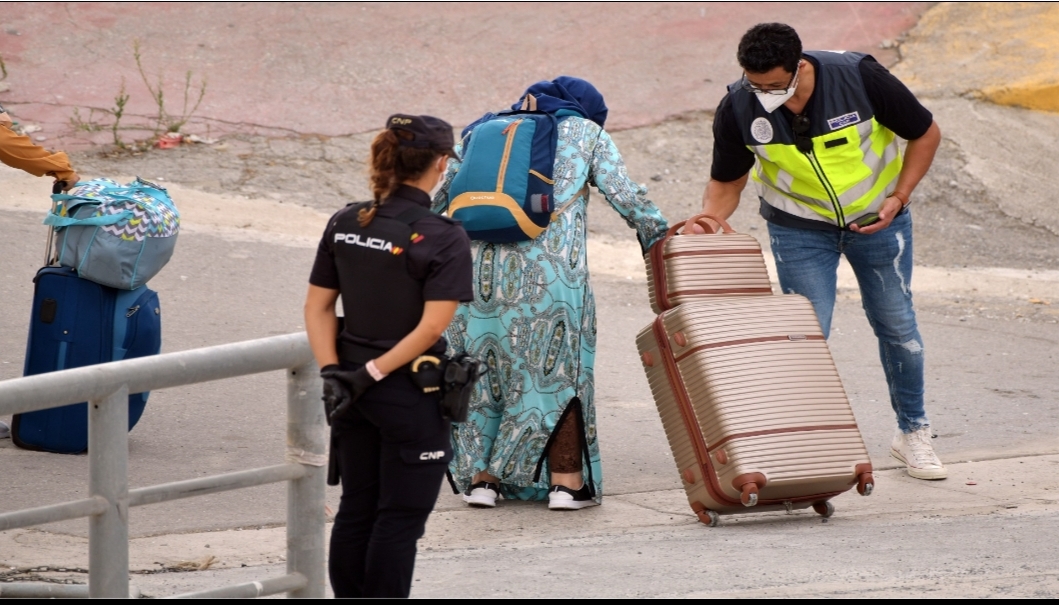 الجمارك ستكون أقليمية فقط … حكومة سانشيز “تحسم” الجدل في ملف جمارك سبتة ومليلية