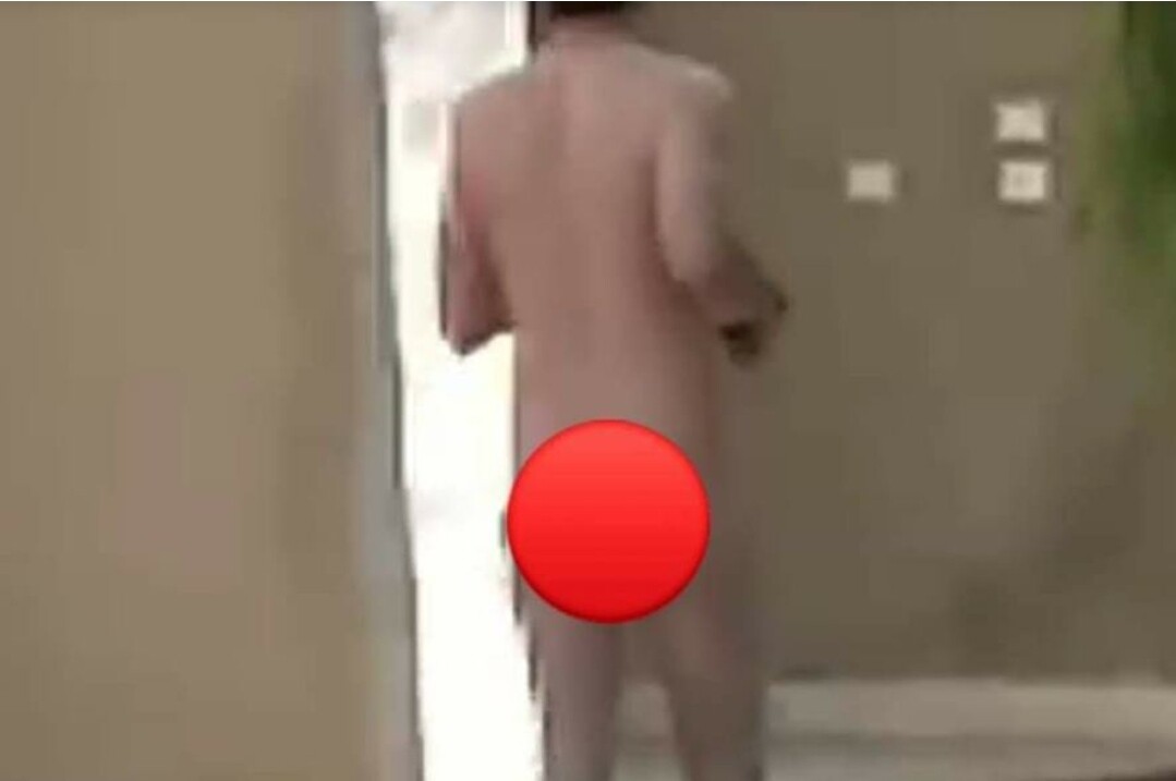 شخص عاري يدخل مسجد مغربي ويثير استغراب المصلين بطقوسه