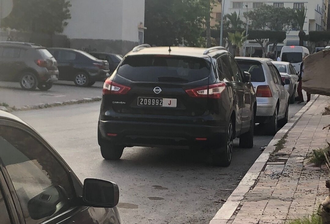 بعد وصول الخبرة التقنية على هاتفه … رئيس جماعة بني شيكر يجتمع مع ضباط من الدرك بالناظور لإخراجه من ورطته مع المافيا