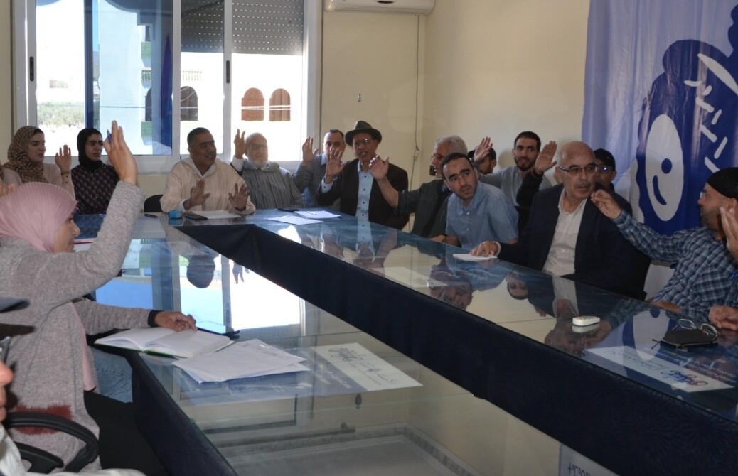 دعارة سياسية :      تنصيب خونة “التراكتور” في الإنتخابات التشريعية الجزئية الأخيرة لقيادته بإقليم الدريوش