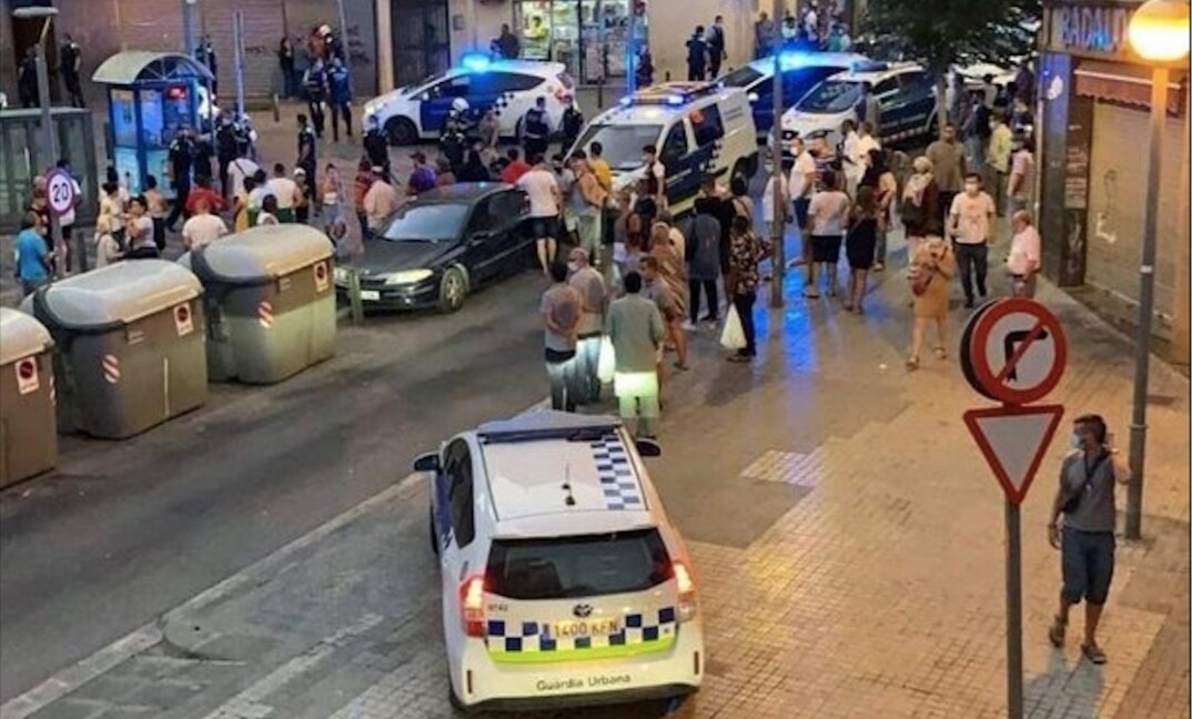 مغربي يذبح مغربي آخر في الشارع العام ببلدة “بادالونا” ضواحي برشلونة