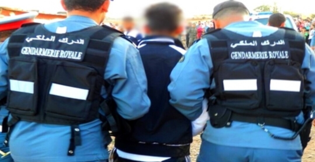 يتهم فيها رئيس الجماعة … الدرك القضائي يحل لثالث مرة ببني شيكر بالناظور لتوقيف أفراد جدد من عصابة الإتجار بالبشر