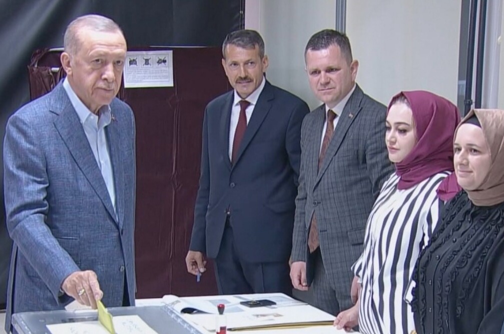 الإمتحان الصعب بعد أيام … أردوغان ينجو بصعوبة من خسارة الإنتخابات الرئاسية في الدور الأول
